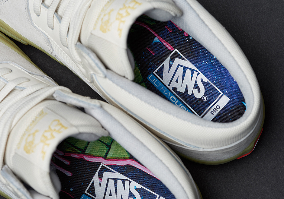 Pyramid Country Vans Half Cab Glow In The Dark 6
