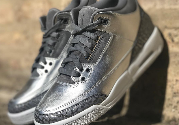 Air Jordan 3 Chrome