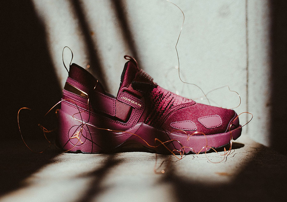 Air Jordan Trunner Lx Wmns Bordeaux 2