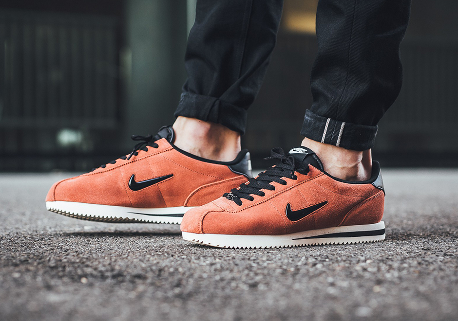 Nike Cortez Jewel 833238 200 1