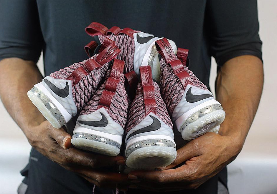 Lebron 15 Red Flyknit 897649 201 1