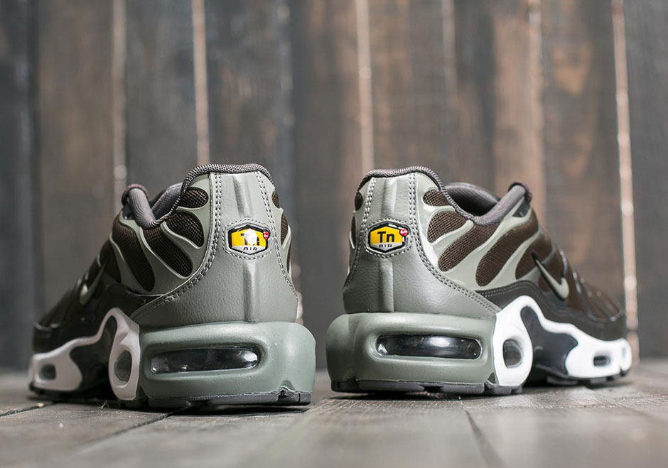 Nike Air Max Plus Cargo Khaki Dark Stucco 1