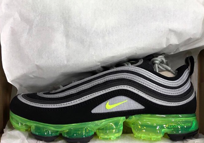 First Look At The Nike Vapormax 97 "Japan"