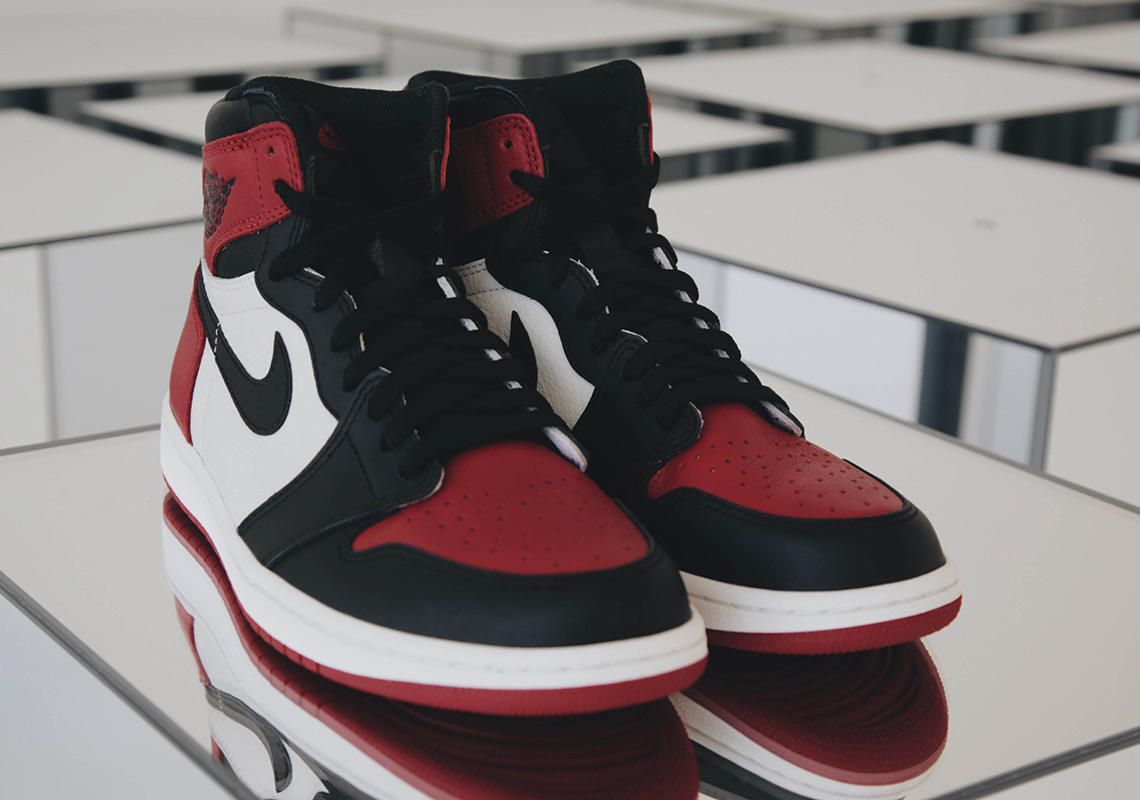 Air Jordan 1 Bred Toe Super Gr 2