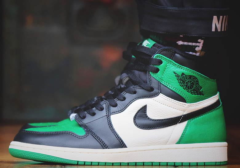 Air Jordan 1 Pine Green 555088 302 6
