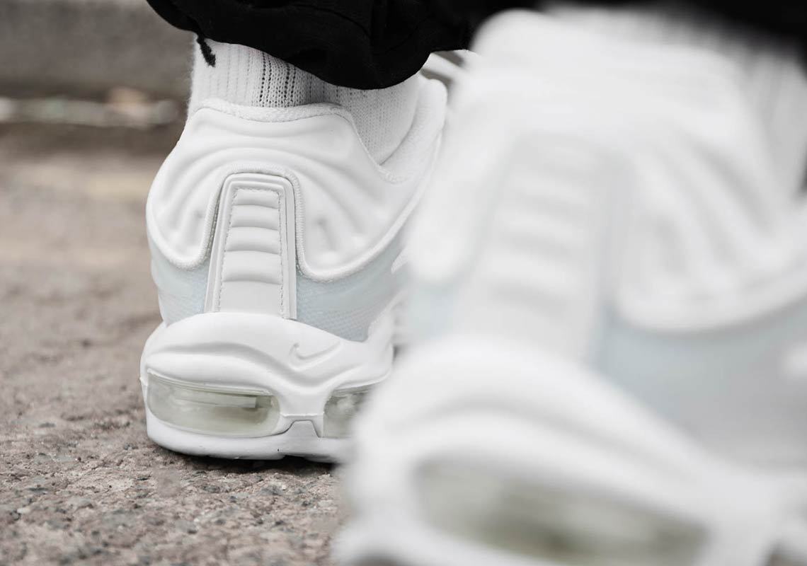 Nike Air Max Deluxe White Av2589 100 1