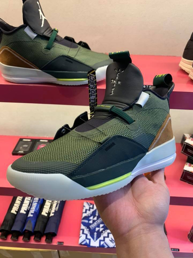 Travis Scott Air Jordan 33 3