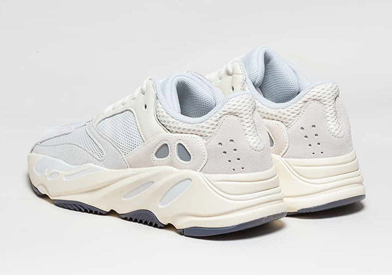 Adidas Yeezy Boost 700 Analog Eg7596 3 1