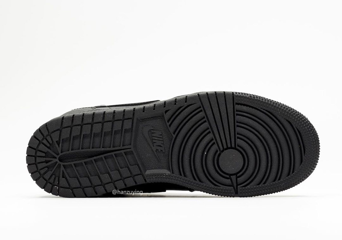 Air Jordan 1 Mid Triple Black 554725 090 1