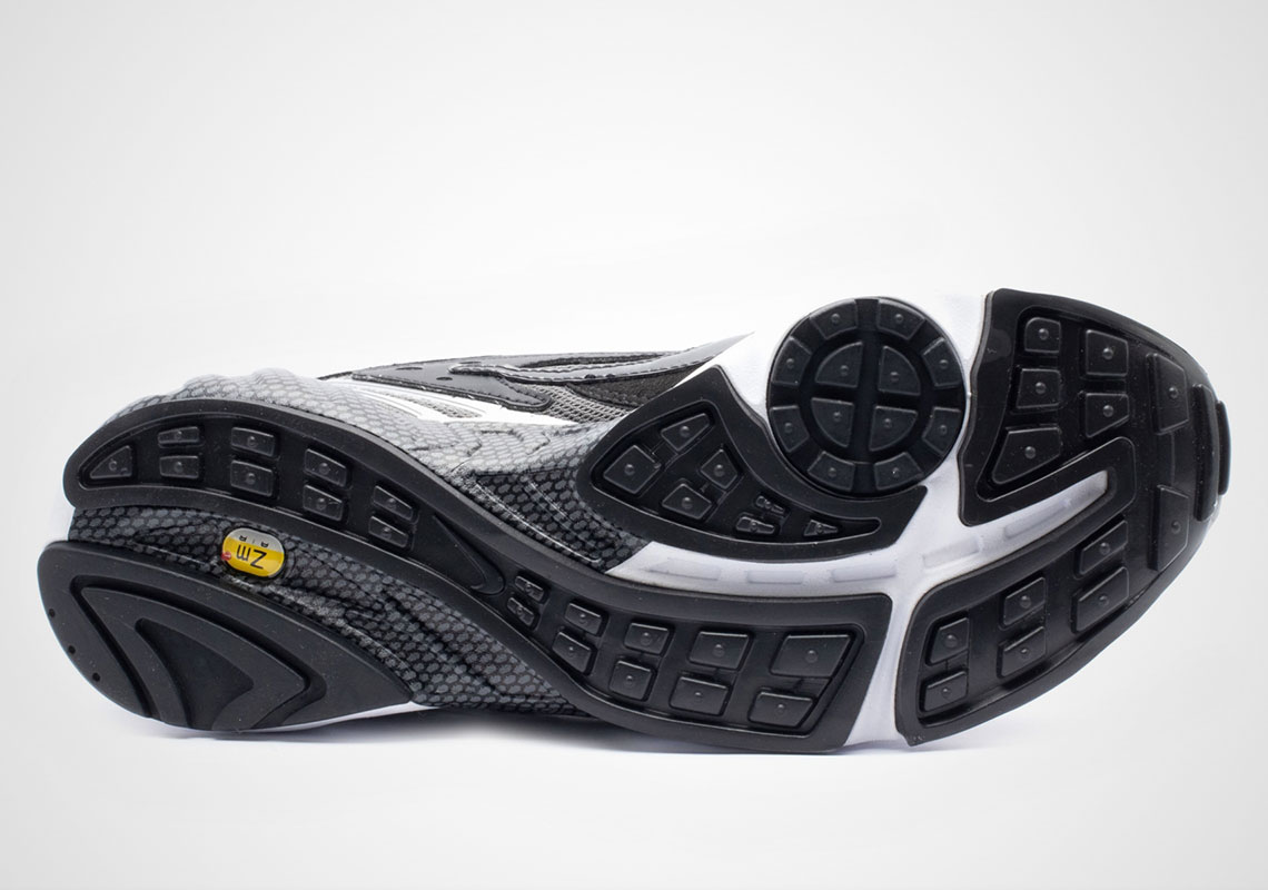 Nike Ghost Racer Black White Silver At5410 002 4