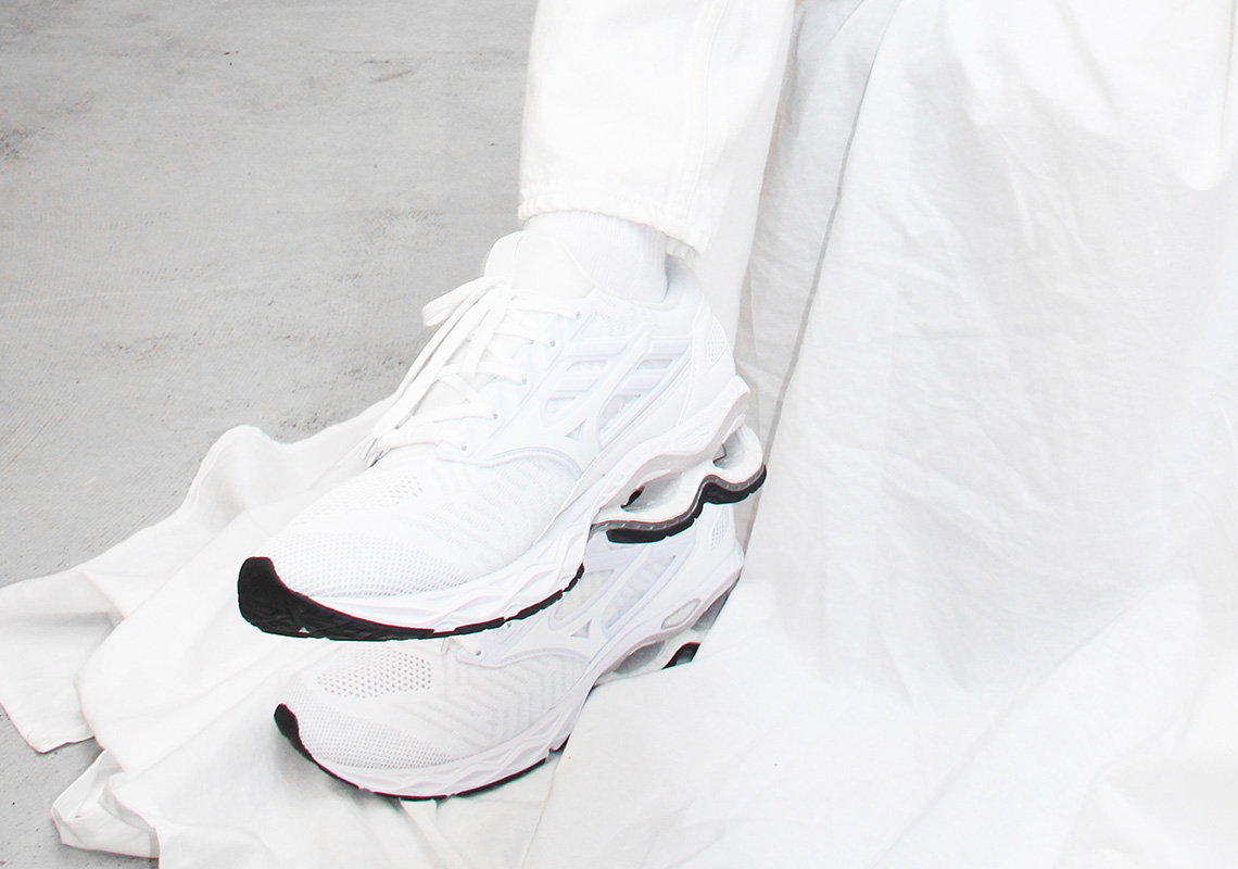 Calico Jack Mizuno Wave Creation Waveknit 4