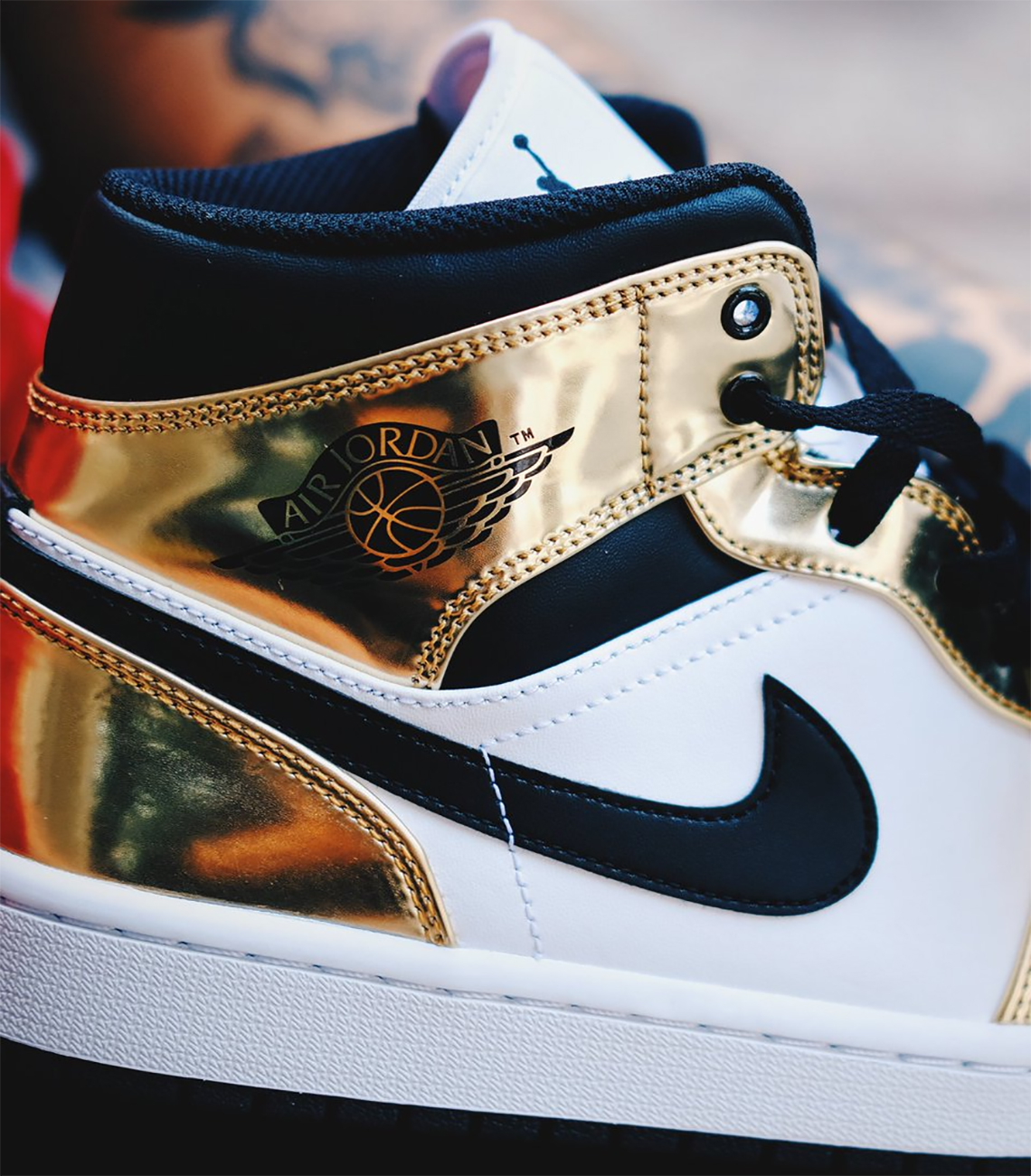 Air Jordan 1 Mid Metallic Gold Dc1419 700 4 1