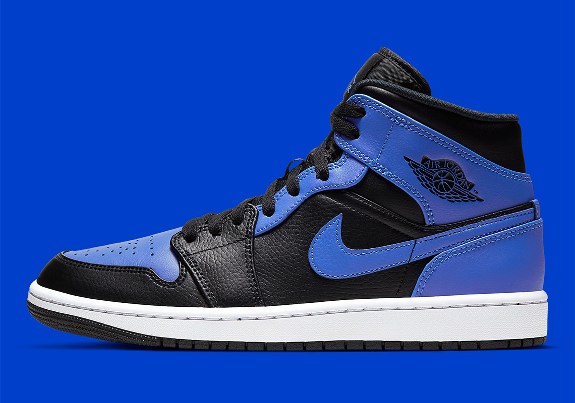 This Air Jordan 1 Mid Revisits The "Royal" Colorway
