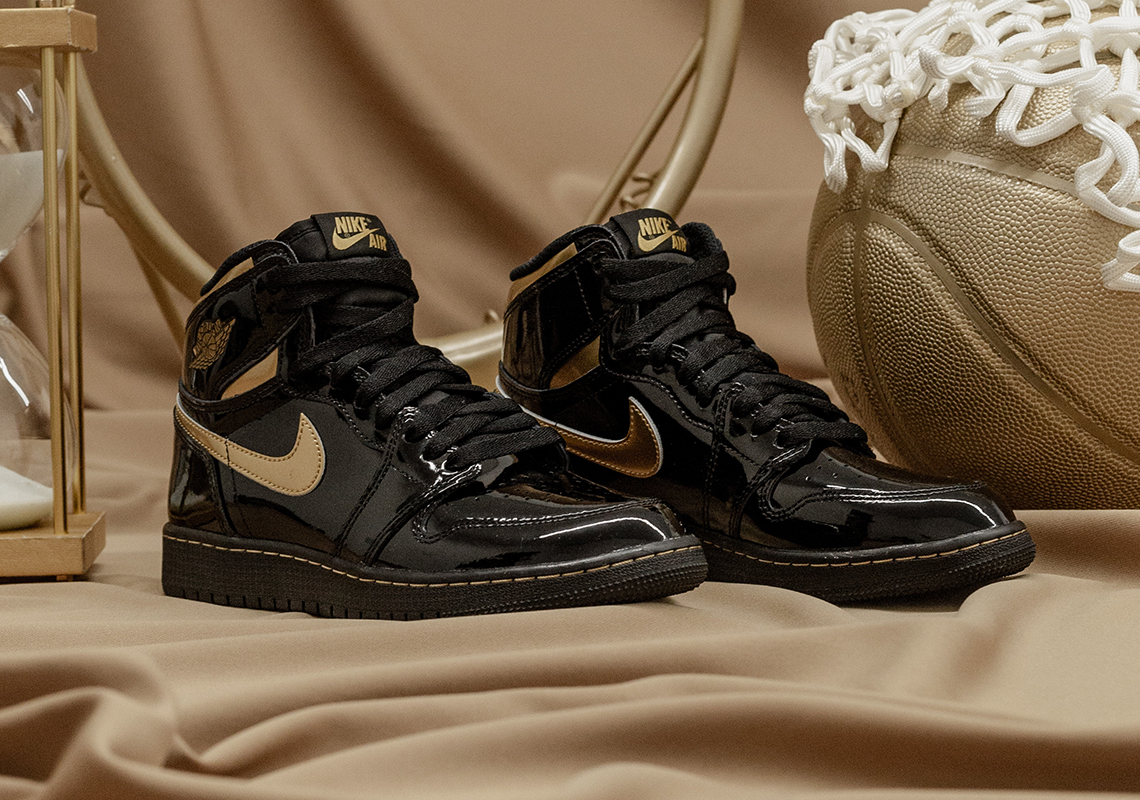 Air Jordan 1 Black Gold 2020 Release Reminder 8