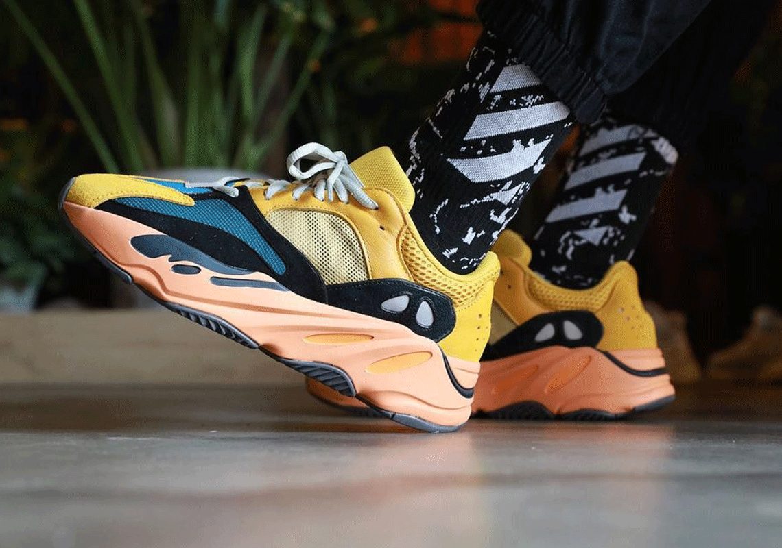 Adidas Yeezy Boost 700 Sun Jan 2021