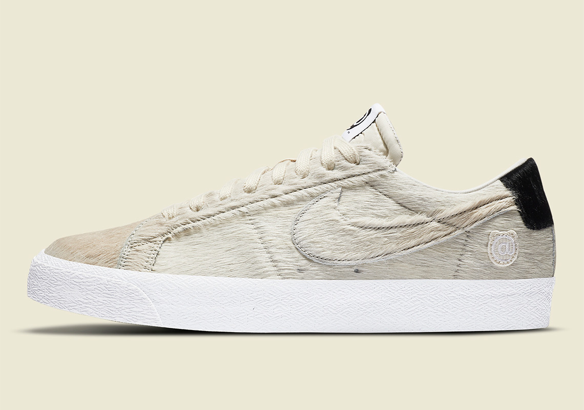 Medicom Toy Bearbrick Nike Sb Blazer Low Cz4620 200 2