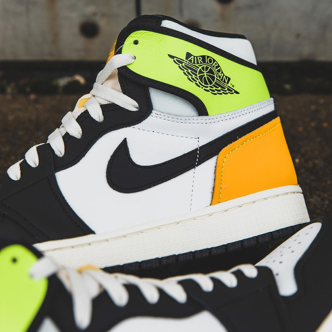 Air Jordan 1 Volt Gold Release Reminder 1