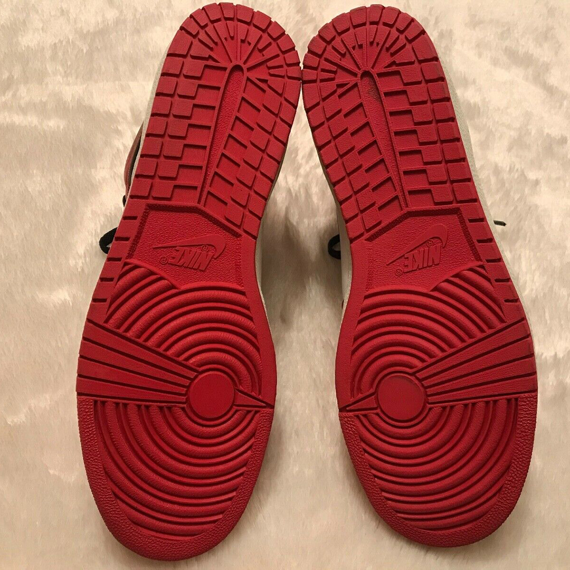 Air Jordan 1 Chicago Signed Unworn 2