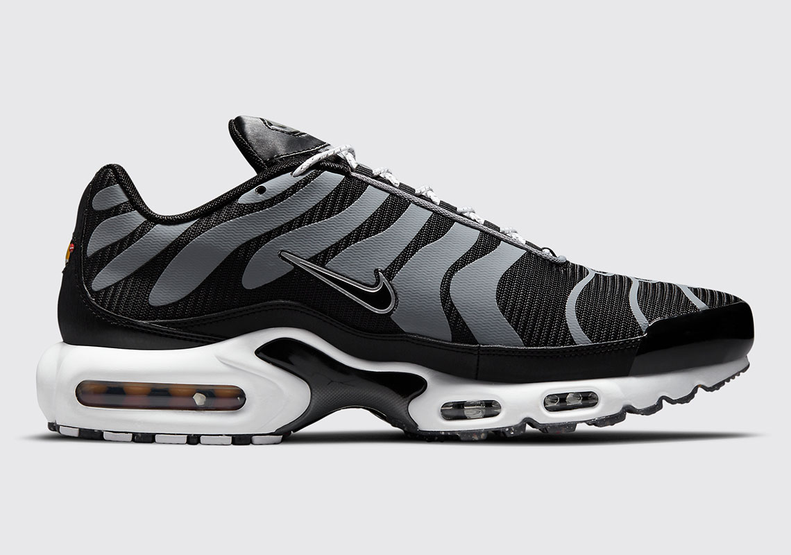Nike Air Max Plus Black Dark Smoke Grey White Dm2466 001 9