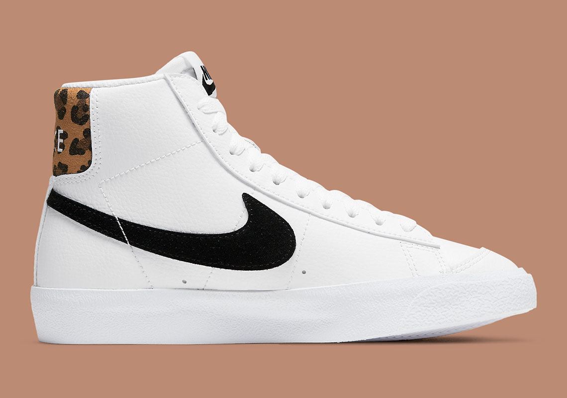 Nike Blazer Mid 77 Gs White Black Dj4603 100 1