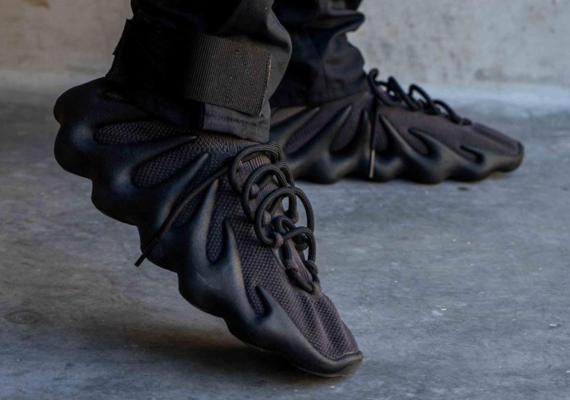 The "Dark Slate" Yeezy 450 Revealed In Detail