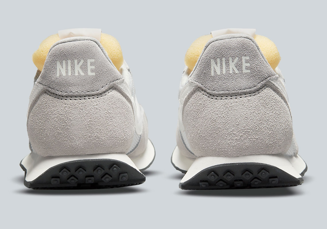 Nike Waffle Trainer 2 Se Wmns Photon Dust Dm9091 011 2