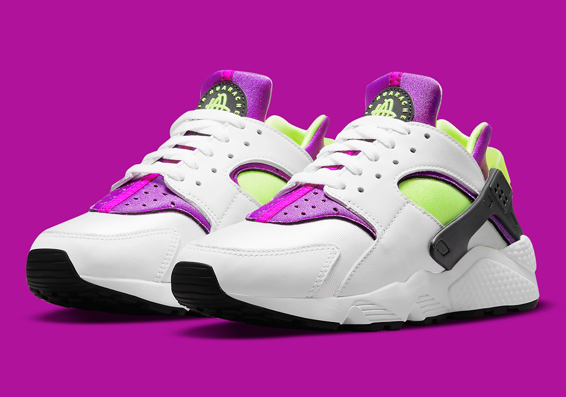 The Nike Air Huarache OG "Magenta" Is Returning