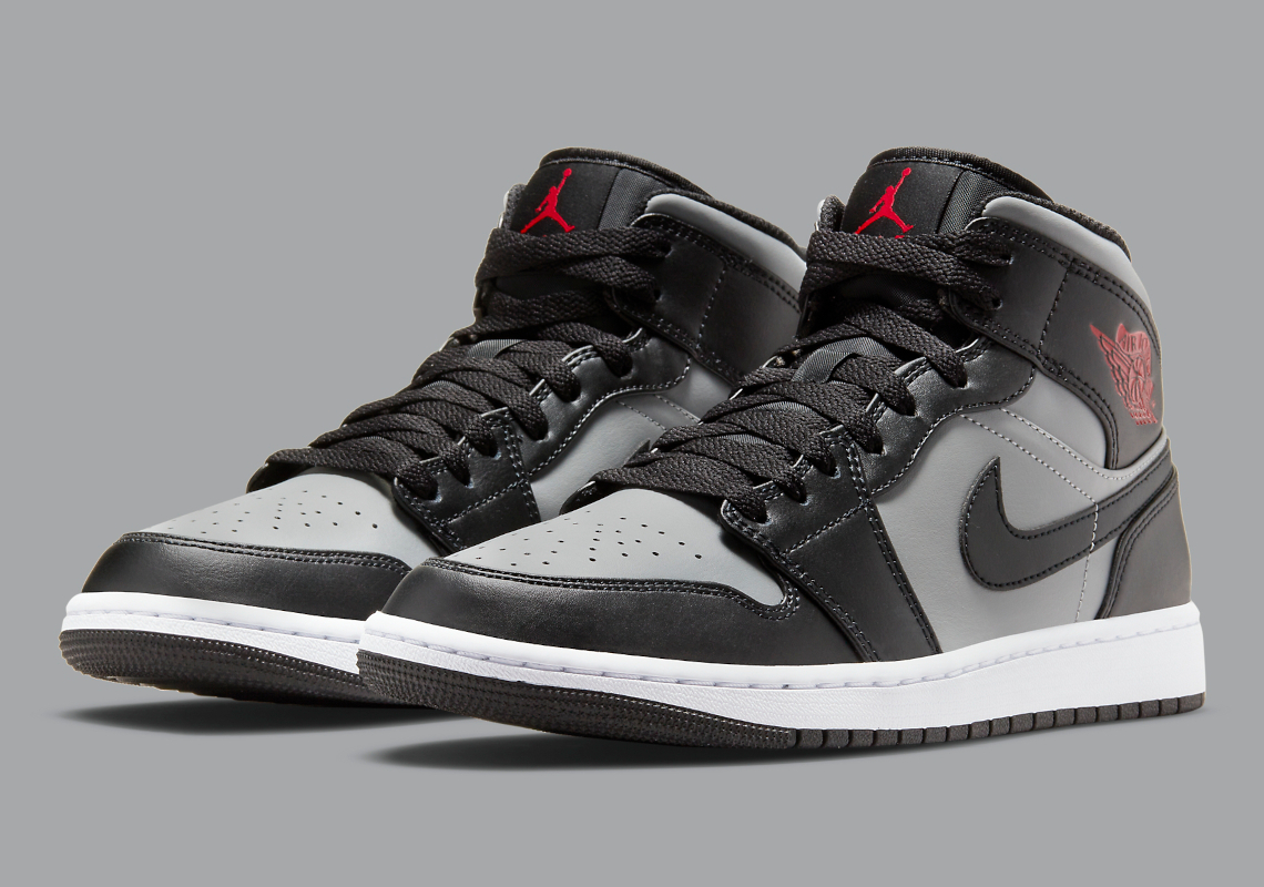 Air Jordan 1 Mid 554724 096 4
