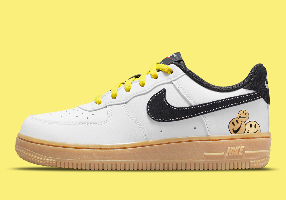These Nike Air Force 1s Remind You To "Have A Nike Day"