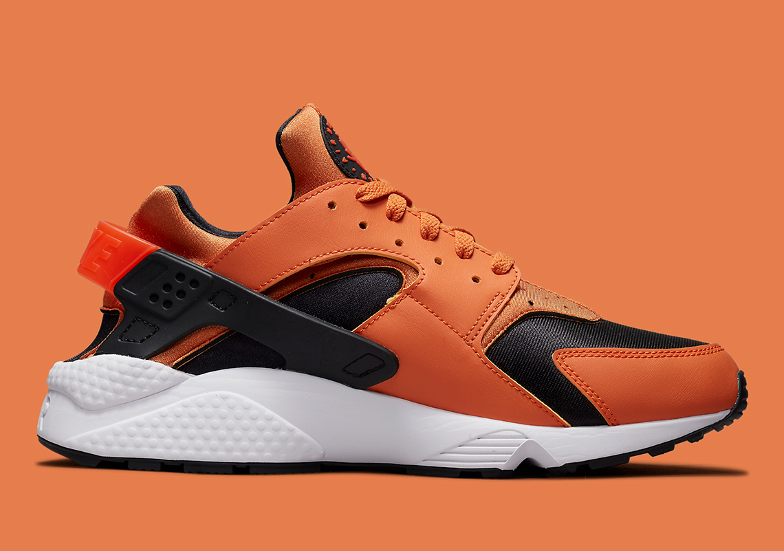 Nike Air Huarache Do6694 800 1