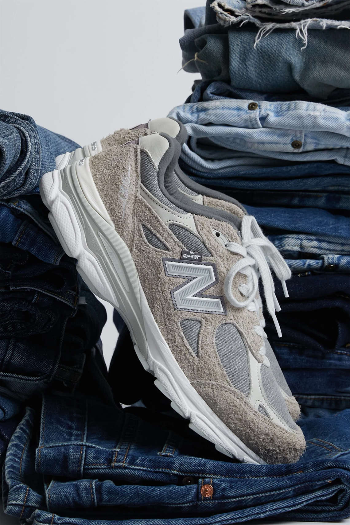 New Balance 990v3 Levis Cream 3