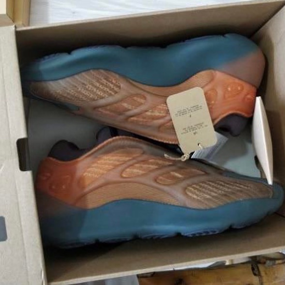 Adidas Yeezy 700 V3 Copper 4 1