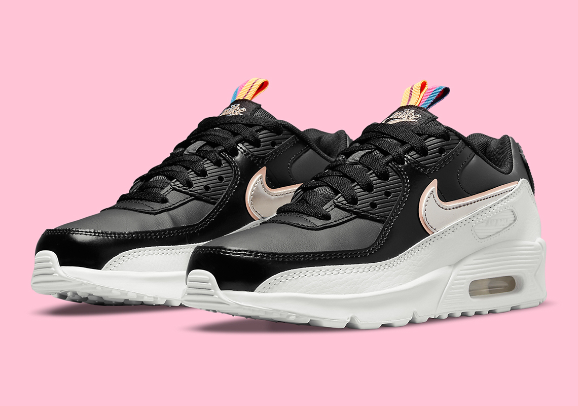 Twin Pull-Tabs Appear On This Girls Nike Air Max 90