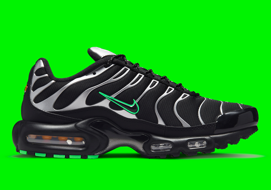 Nike Air Max Plus Black Silver Green Dr0139 001 1