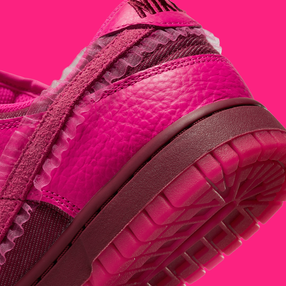 Nike Dunk Low Valentines Day 2022 Release Date 7