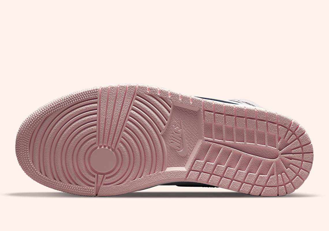 Air Jordan 1 Bubble Gum Dd9335 641 Photos 1