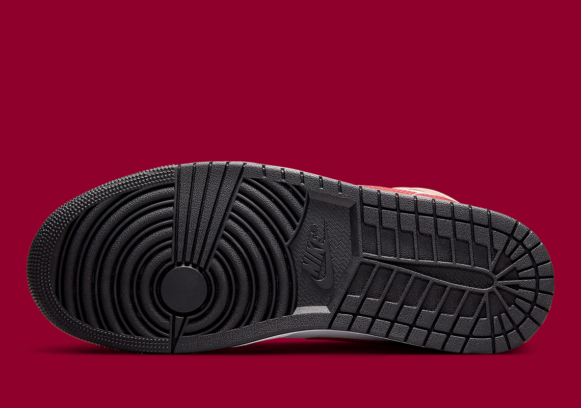 Air Jordan 1 Mid 554724 201 4