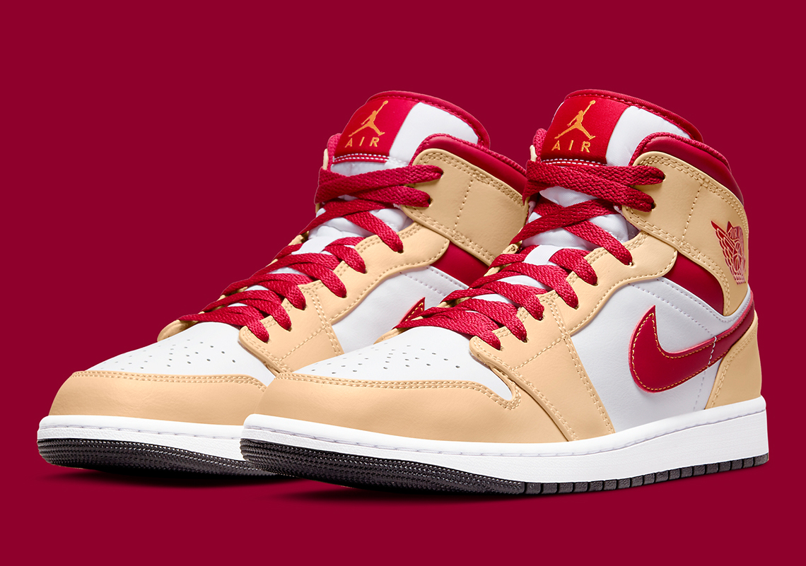 Air Jordan 1 Mid 554724 201 5