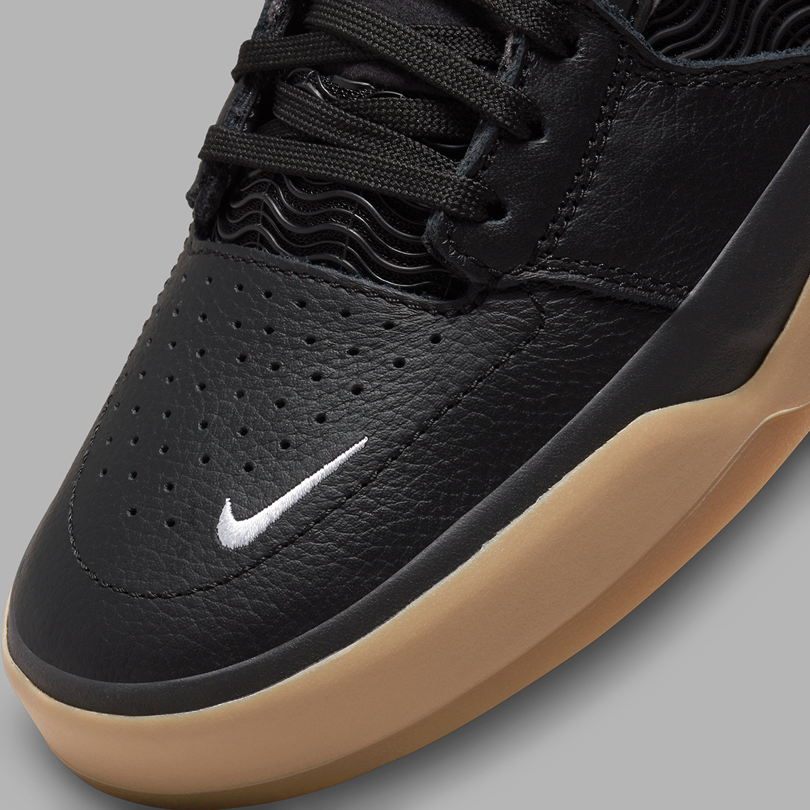 Nike Sb Ishod Black Gum Dh1030 001 5