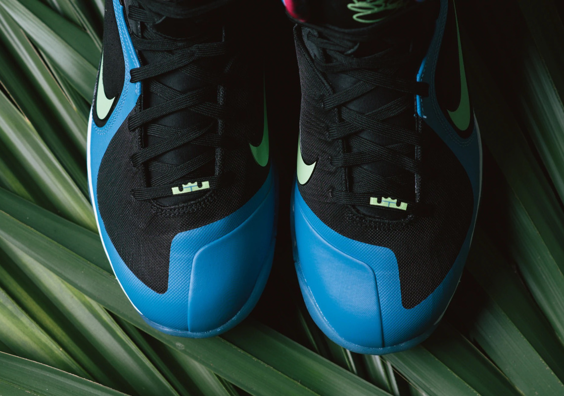 Nike Lebron 9 South Coast Do5838 001 03.jpg