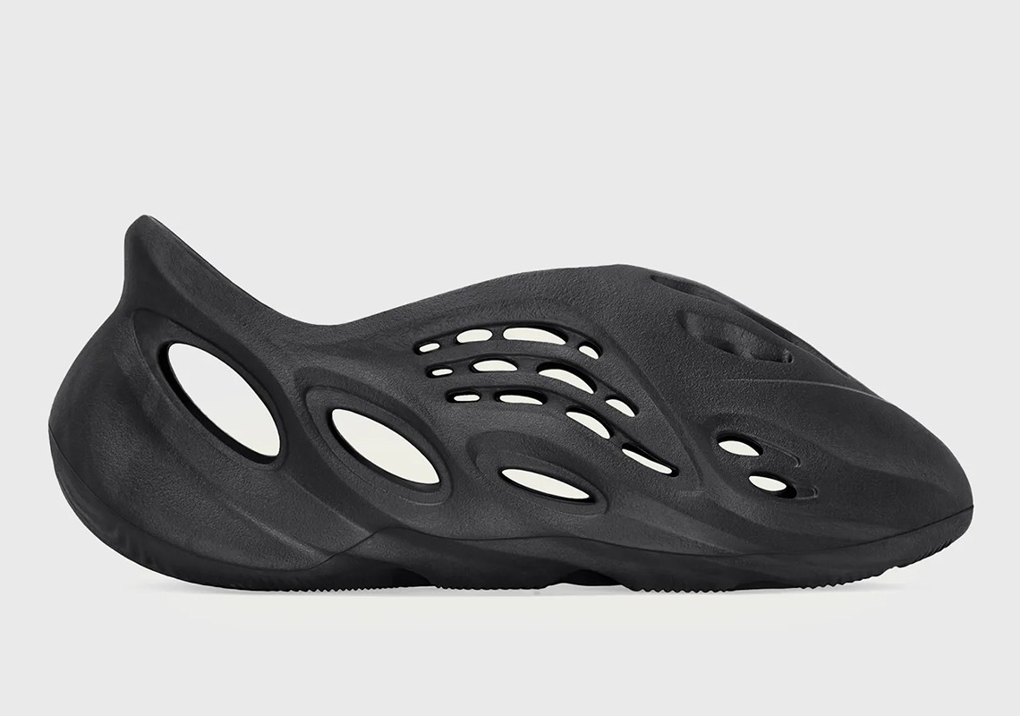 The adidas Yeezy Foam Runner “Onyx” Debuted At “DONDA 2” Experience