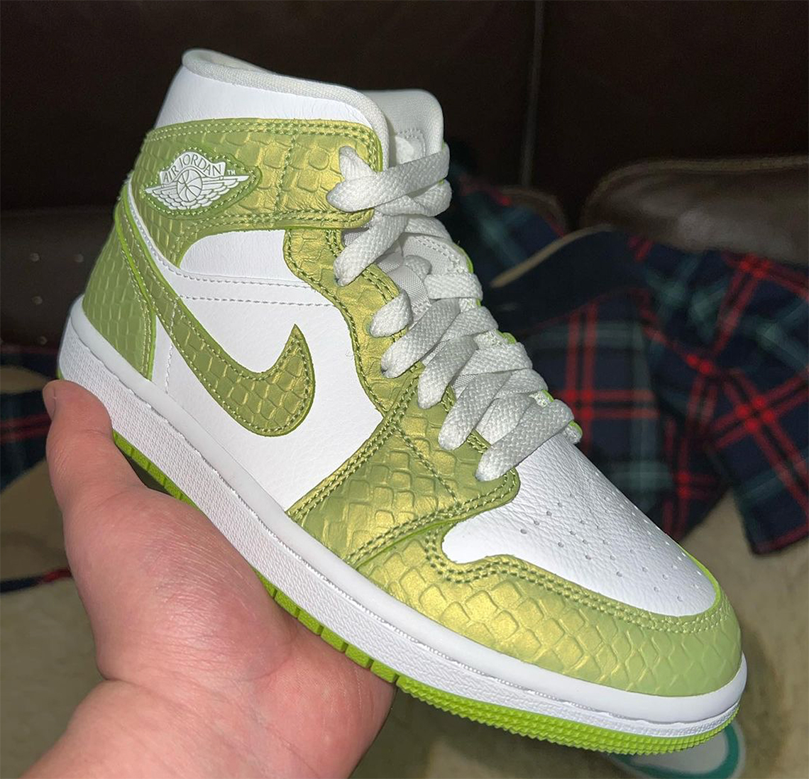 Air Jordan 1 Mid Womens Green Snakeskin 2022 10