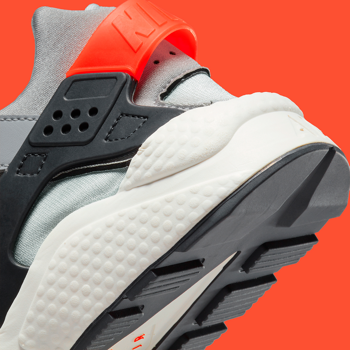 Nike Air Huarache Dr8606 001 2