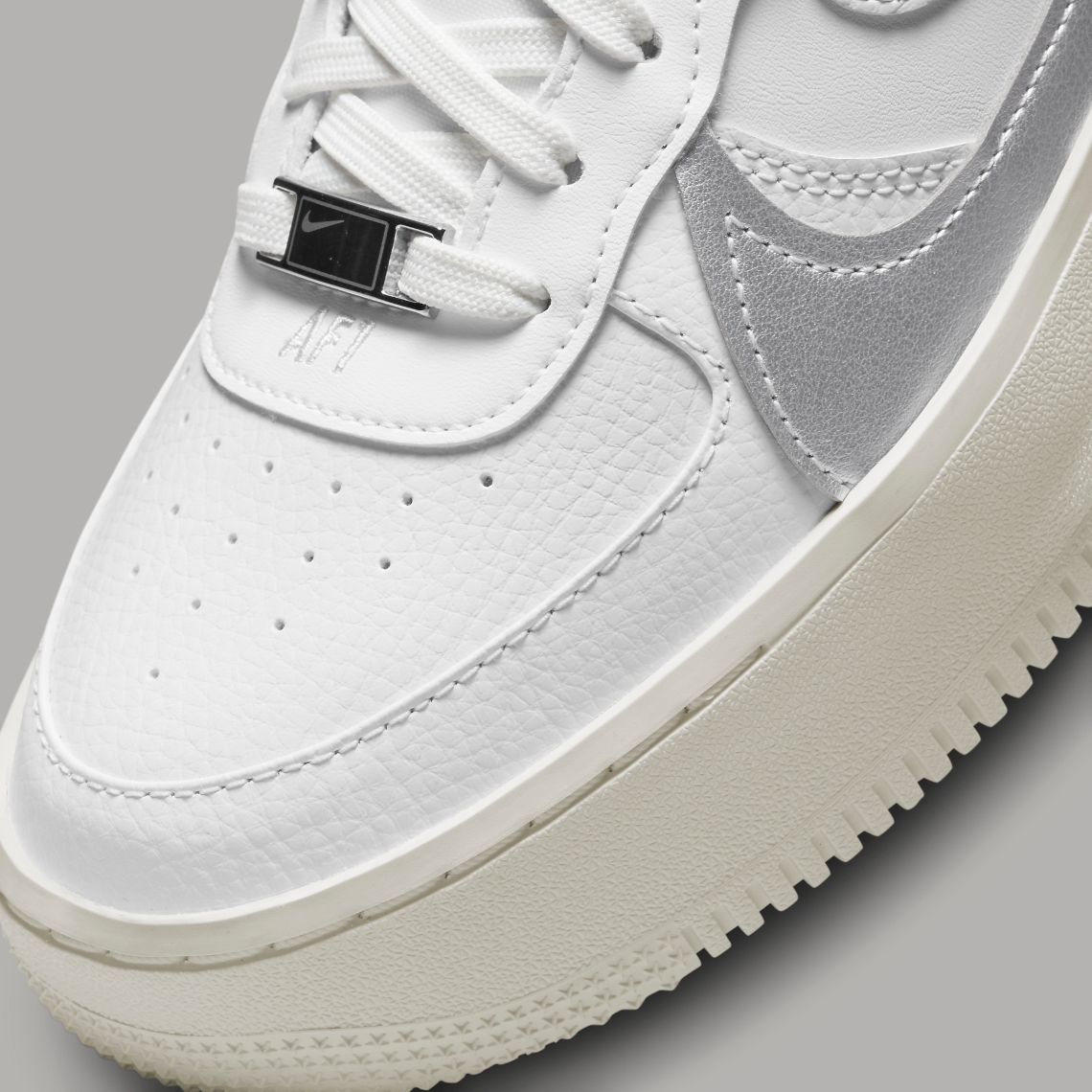 Nike Air Force 1 Pltaform Dj9946 101 1