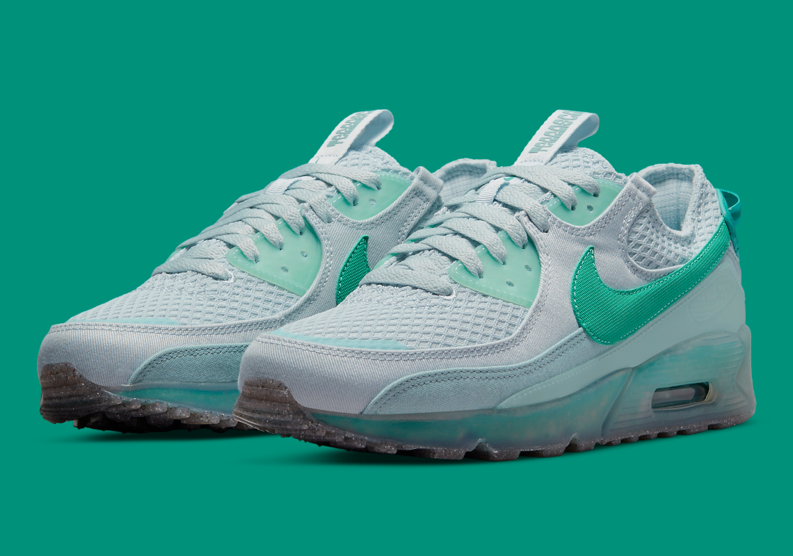 Rich Green Animates The Latest Greyscale Nike Air Max 90 Terrascape