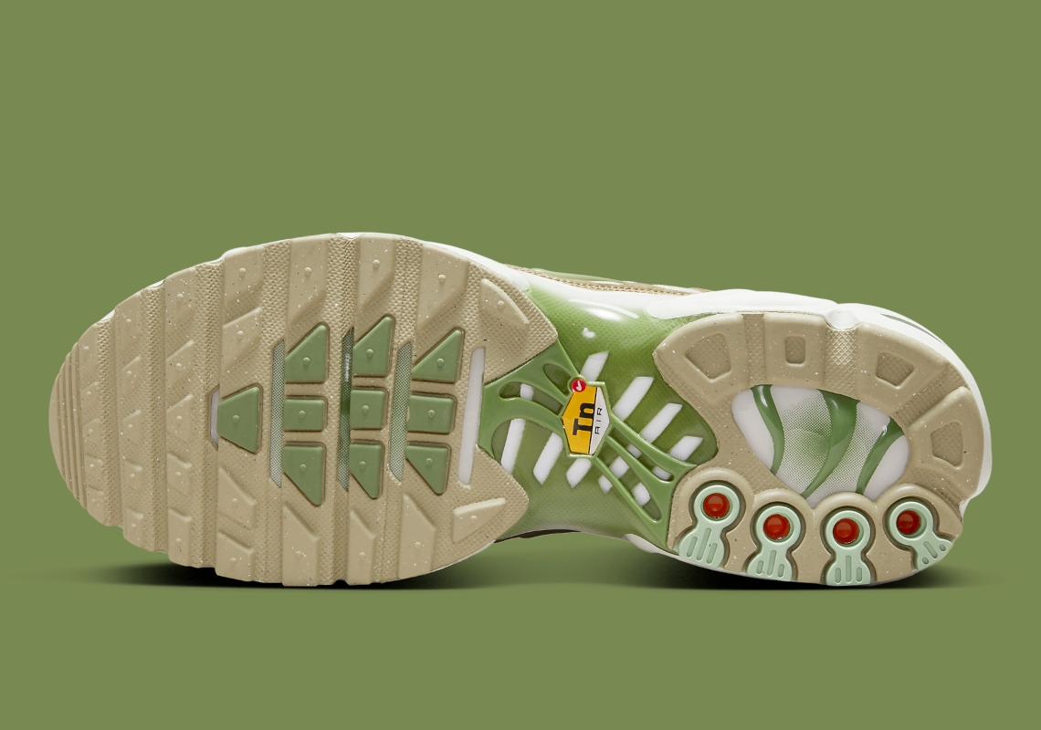 Nike Air Max Plus Dx8954 001 4