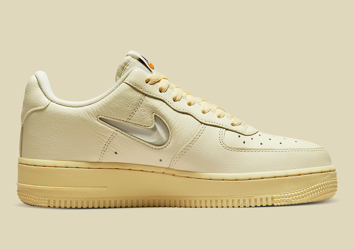 Nike Air Force 1 Lx Coconut Milk Do9456 100 3