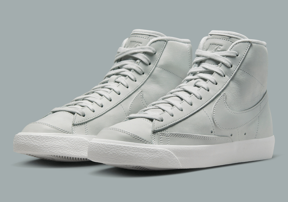 "Photon Dust" Leaves Its Mark On This Nike Blazer Mid '77