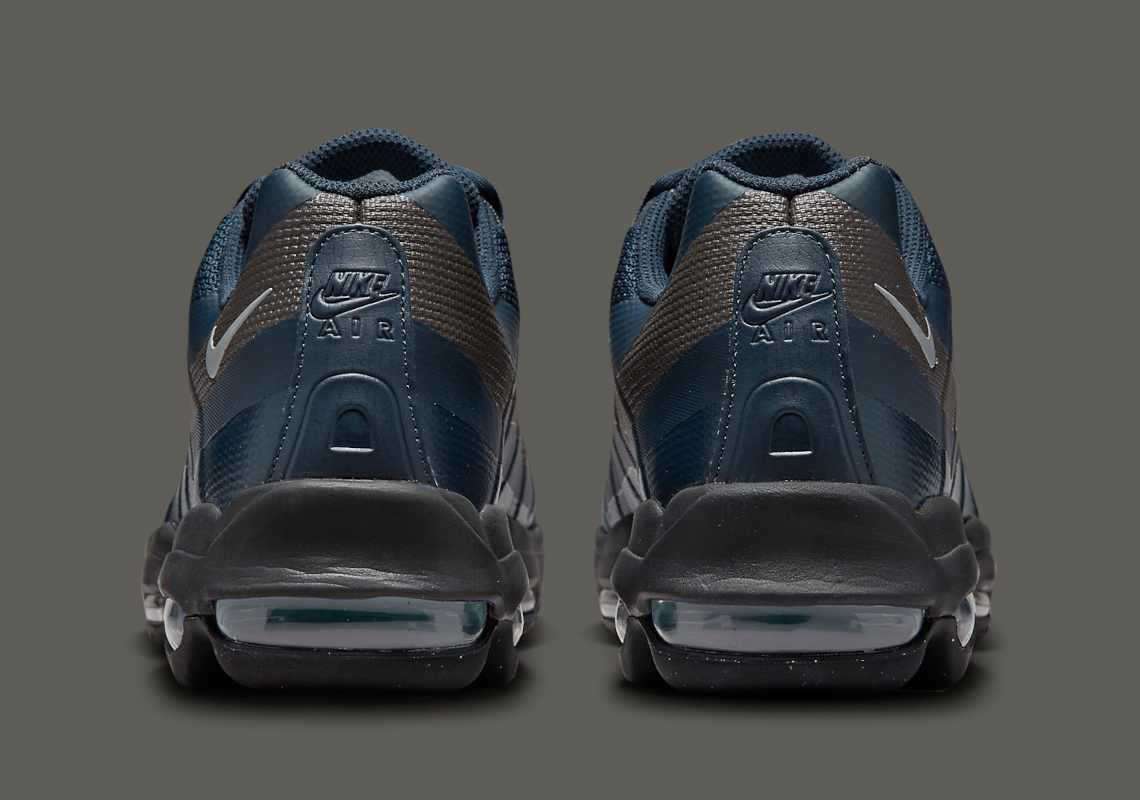 Nike Air Max 95 Ultra Dz4503 400 4