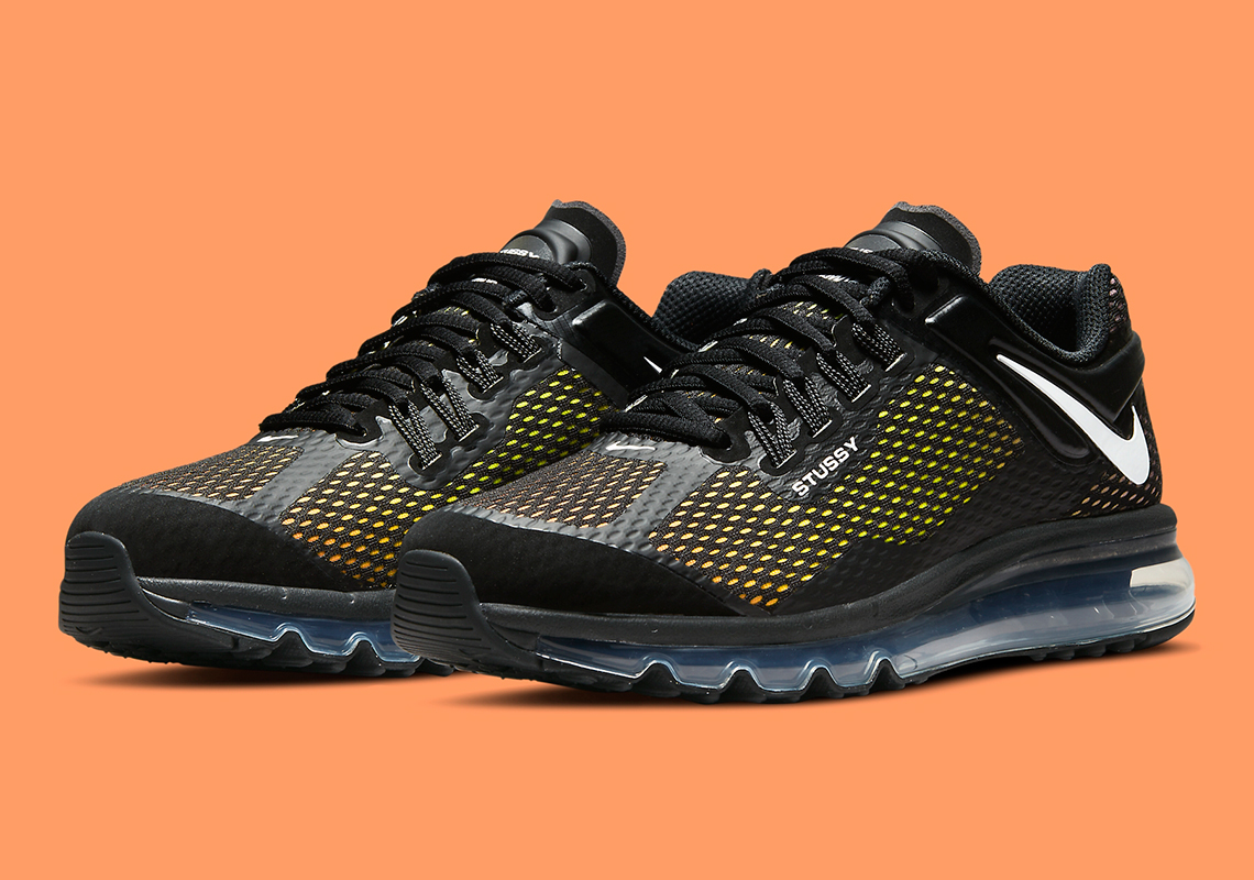 Official Images Of The Stussy x Nike Air Max 2013 "Black"